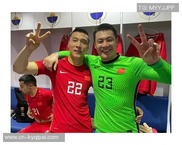 王大雷36岁庆祝里程碑荣获两件中国顶级联赛出场数纪念球衣 王大雷36岁庆祝里程碑荣获两件中国顶级联赛出场数纪念球衣