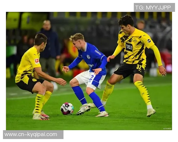 柯蒂斯琼斯在欧冠中展现出92传球成功率成为中场球员第三高的表现