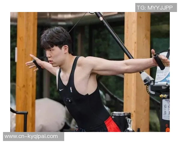 杨瀚森半场表现出色背靠背顶住压力贡献8分2板1断展现潜力